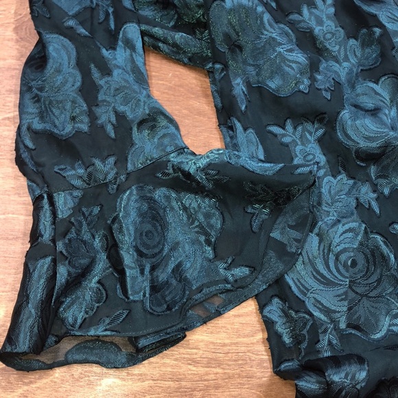 Secret Treasures small emerald green floral robe - Picture 4 of 10